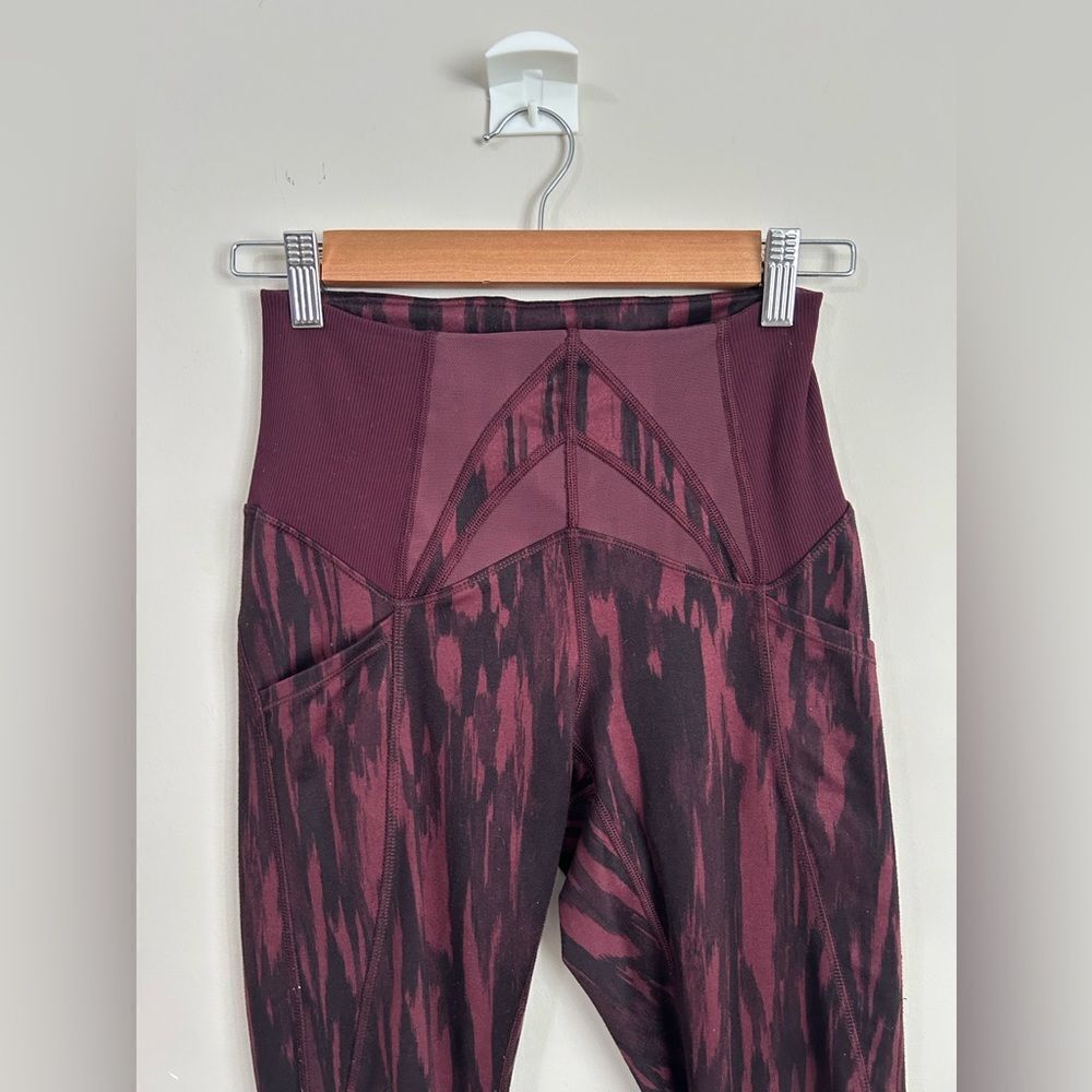 Lululemon Exquisite Cropped Leggings - Picture 6 of 13